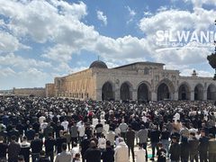 عشرات الآلاف يعمرون المسجد الأقصى المبارك في جمعته الأولى بعد الإغلاق الطويل الذي فرضه الاحتلال خلال الحرب مع إيران.