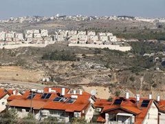 مستعمرون ينصبون بؤرا استيطانية بالقرب من سنجل