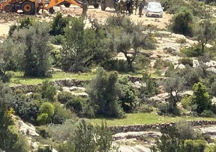 الاحتلال يستولي على جرافتين في دير غسانة شمال غرب رام الله