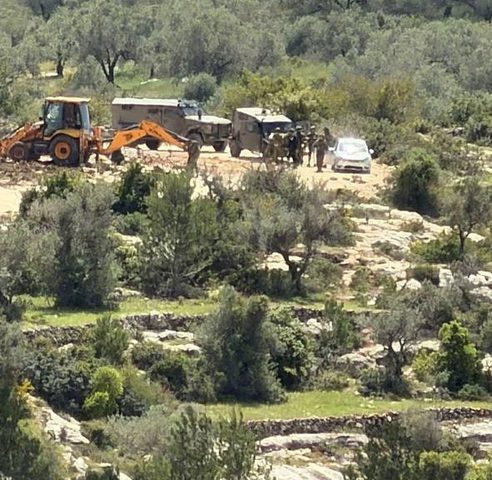 الاحتلال يستولي على جرافتين في دير غسانة شمال غرب رام الله