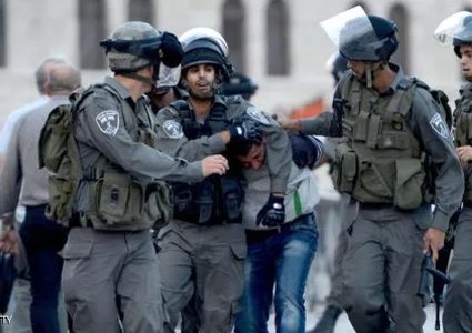 الشرطة الإسرائيلية تعتقل مشاركين في وقفة بأم الفحم رفضاً لقانون إعدام الأسرى