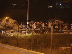 مستوطنون يغلقون طريق رام الله–نابلس