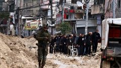 قوات الاحتلال تحتجز نازحين من مخيم نور شمس في ضاحية ذنابة