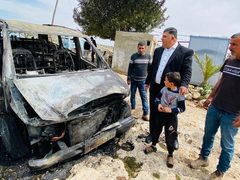 مستعمرون يحرقون اجزاء من منزل في قرية دوما