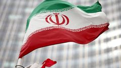 طهران تحدد خطوطها الحمراء: هرمز والتعويضات وفك التجميد