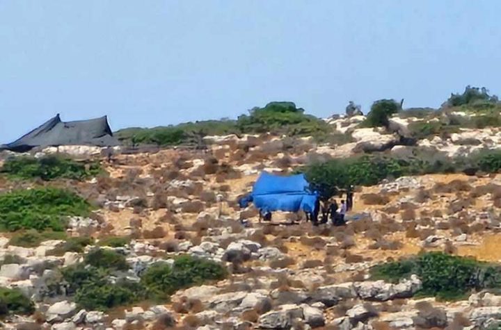 مستوطنون ينصبون خياما في أراضي مادما جنوب نابلس