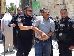 الاحتلال يعتقل 3 مواطنين من القدس