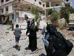 تصاعد النزوح في لبنان إلى أكثر من 140 ألفاً وارتفاع حصيلة الشهداء إلى 2055