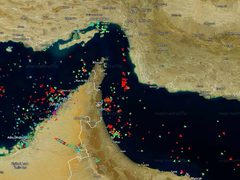 ترامب يعلن ان البحرية الأمريكية ستبدأ عملية حصار لمضيق هرمز