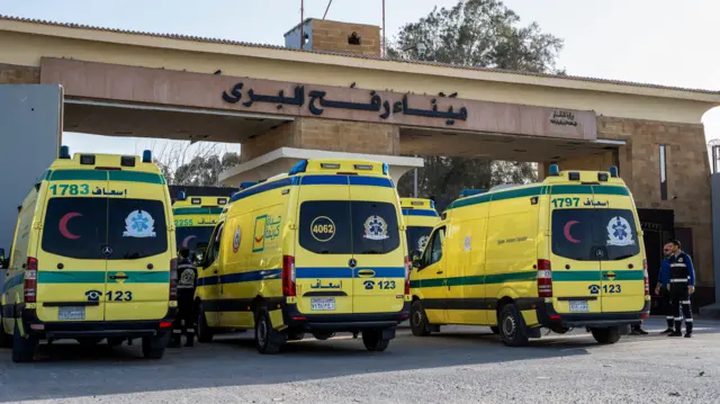 الاحتلال يعيد فتح معبر رفح جزئيا لسفر عشرات المرضى والجرحى