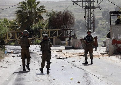 إصابة شابين برصاص الاحتلال غرب الخليل