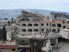 جيش الاحتلال يبدأ هجومًا بريًّا على مدينة بنت جبيل جنوب لبنان