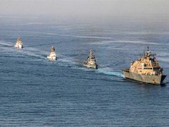 خشية إغلاق باب المندب: السعودية تضغط على ترامب لإنهاء حصار هرمز