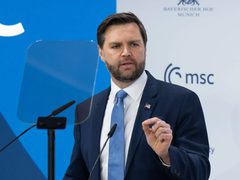 فانس: تقدم كبير في محادثات إيران وواشنطن تترقب رد طهران