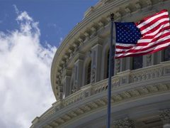 واشنطن تُنهي إعفاءات النفط الإيراني المنقول بحراً