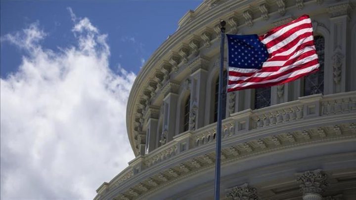 واشنطن تُنهي إعفاءات النفط الإيراني المنقول بحراً