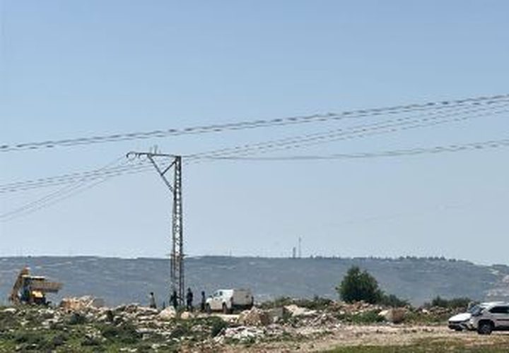 تجريف أراضي ونصب كرفان في منطقة أم سعيد الواقعة بين قريتي أم سلمونة ومراح رياح جنوب بيت لحم، في محاولة لتوسيع السيطرة على المنطقة.