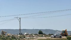 تجريف أراضي ونصب كرفان في منطقة أم سعيد الواقعة بين قريتي أم سلمونة ومراح رياح جنوب بيت لحم، في محاولة لتوسيع السيطرة على المنطقة.