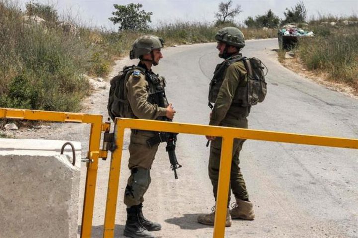 الاحتلال يشدد من إجراءاته العسكرية في محيط مدينة قلقيلية
