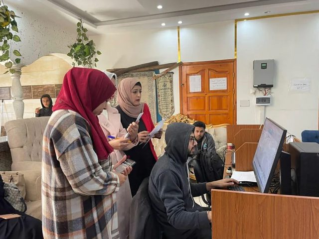 L’Onde Porteuse الفرنسية: إذاعة هنا غزة مشروع يعيد الصوت الفلسطيني من قلب الدمار