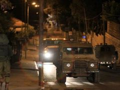 قوات الاحتلال يقتحم المنطقة الشرقية في نابلس لتأمين دخول المستوطنين