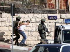 وزارة التربية والتعليم: نحو 350 طفلًا يقبعون في سجون الاحتلال بظروف قاسية