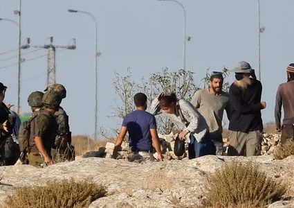 مستوطنون يداهمون مساكن المواطنين في البلقاء شمال أريحا