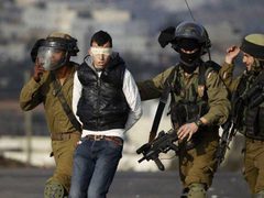 الاحتلال يعتقل مواطنين من نابلس