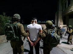 الاحتلال يشن حملة اعتقالات في الرام