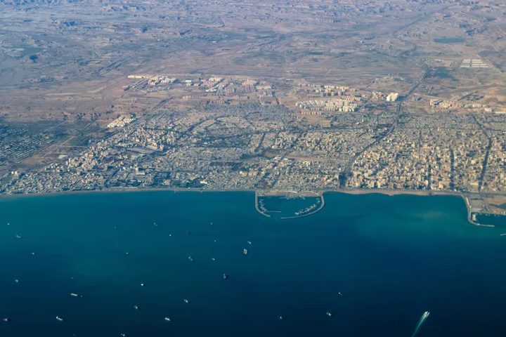 ايران تعلن فتح مضيق هرمز بشكل كامل