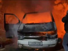 مستعمرون يحرقون مركبة جنوب نابلس