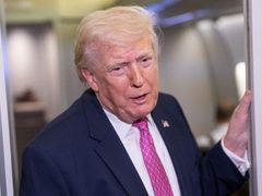 ترامب يشكر ايران لفتحها مضيق هرمز