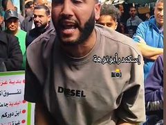 محتوى متداول يوثق شكاوى في مخيم الشاطئ من ارتفاع الديون والخدمات