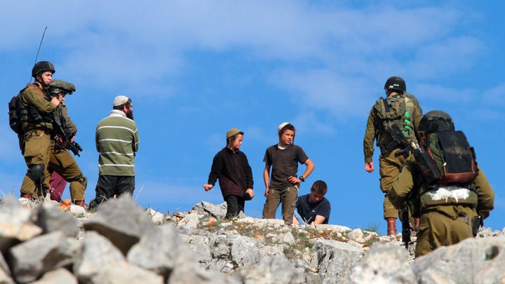 إصابة مواطن في هجوم للمستوطنين على قرية عين سينيا شمال رام الله