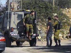 الاحتلال يعتقل مواطنين من بيت دقو والرام شمالي القدس