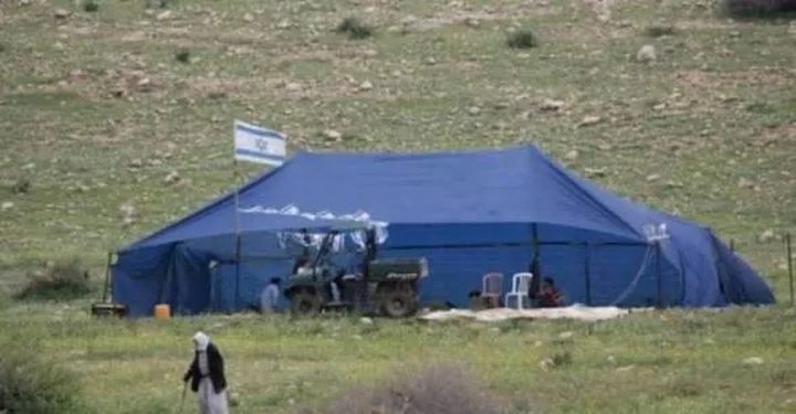 مستوطنون ينصبون خيامًا في أراضي جالود جنوب نابلس