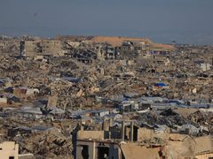 انفجارات وقصف وراء الخط الأصفر واليونسيف تعلق عملها شمال القطاع