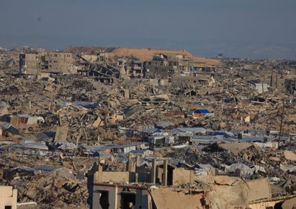 انفجارات وقصف وراء الخط الأصفر واليونسيف تعلق عملها شمال القطاع