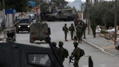 الاحتلال يشن حملة اعتقالات واسعة في عنبتا شرق طولكرم