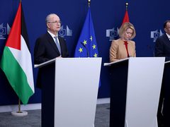 مصطفى في كلمته أمام اجتماع المانحين: الاستقرار الاقتصادي أولوية ويتطلب دعما مالي