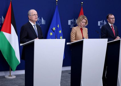 مصطفى في كلمته أمام اجتماع المانحين: الاستقرار الاقتصادي أولوية ويتطلب دعما مالي