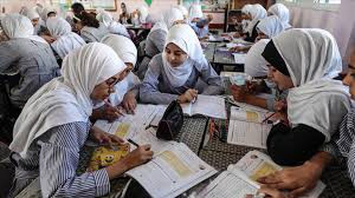 مئات الطلاب يتظاهرون في غزة للمطالبة بتمكينهم من السفر للتعليم بالخارج