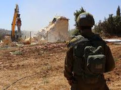 الاحتلال يهدم مسكنا "وبركس" أغنام شرق أريحا