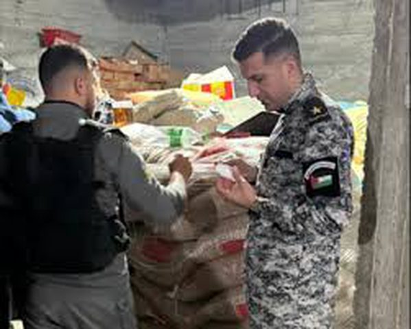 الضابطة الجمركية و الأمن الوقائي :ضبط 3.5 طن مواد غذائية فاسدة في الخليل