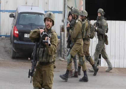 الاحتلال يعتقل مواطنين من بيت لحم