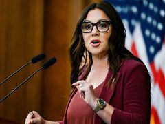 ثالث استقالة في إدارة ترامب خلال أسابيع.. وزيرة العمل تغادر منصبها وسط جدل واسع