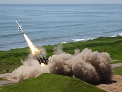 اليابان تسمح بتصدير الأسلحة الفتاكة لأول مرة منذ الحرب العالمية الثانية