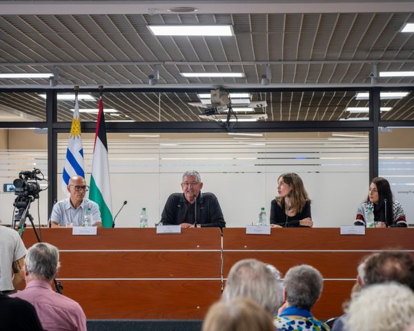 سفارتنا لدى الأوروغواي تشارك في ندوة ليوم الأسير الفلسطيني