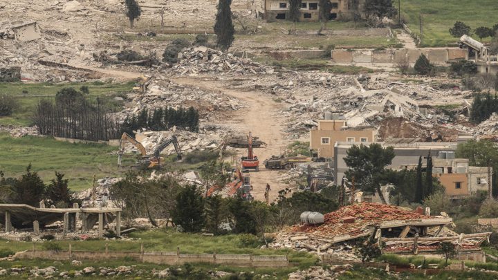 جيش الاحتلال يحذر سكان نحو 60 قرية في جنوب لبنان من العودة إلى منازلهم