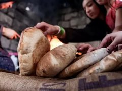 "سياسة تقطير غذائي ممنهجة".. أزمة الخبز تتفاقم في غزة مع استمرار إغلاق المعابر